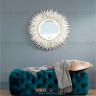 Белое настенное зеркало “PELS”  над диваном