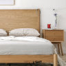 Деревянная кровать MIDI в спальне